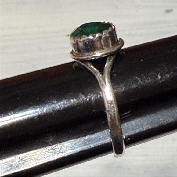 925 Sterling Silver Ring with natural Emerald Green Stone sz 6 1/2 - Picture 13 of 16